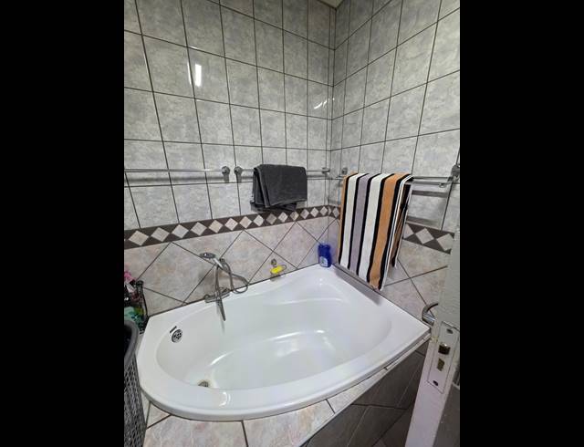 4 BEDROOM HOUSE FOR SALE IN SASOLBURG EXT 4